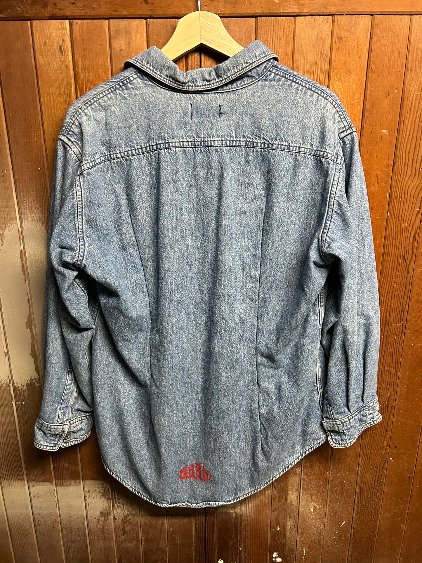 Ashtray Button Up v2